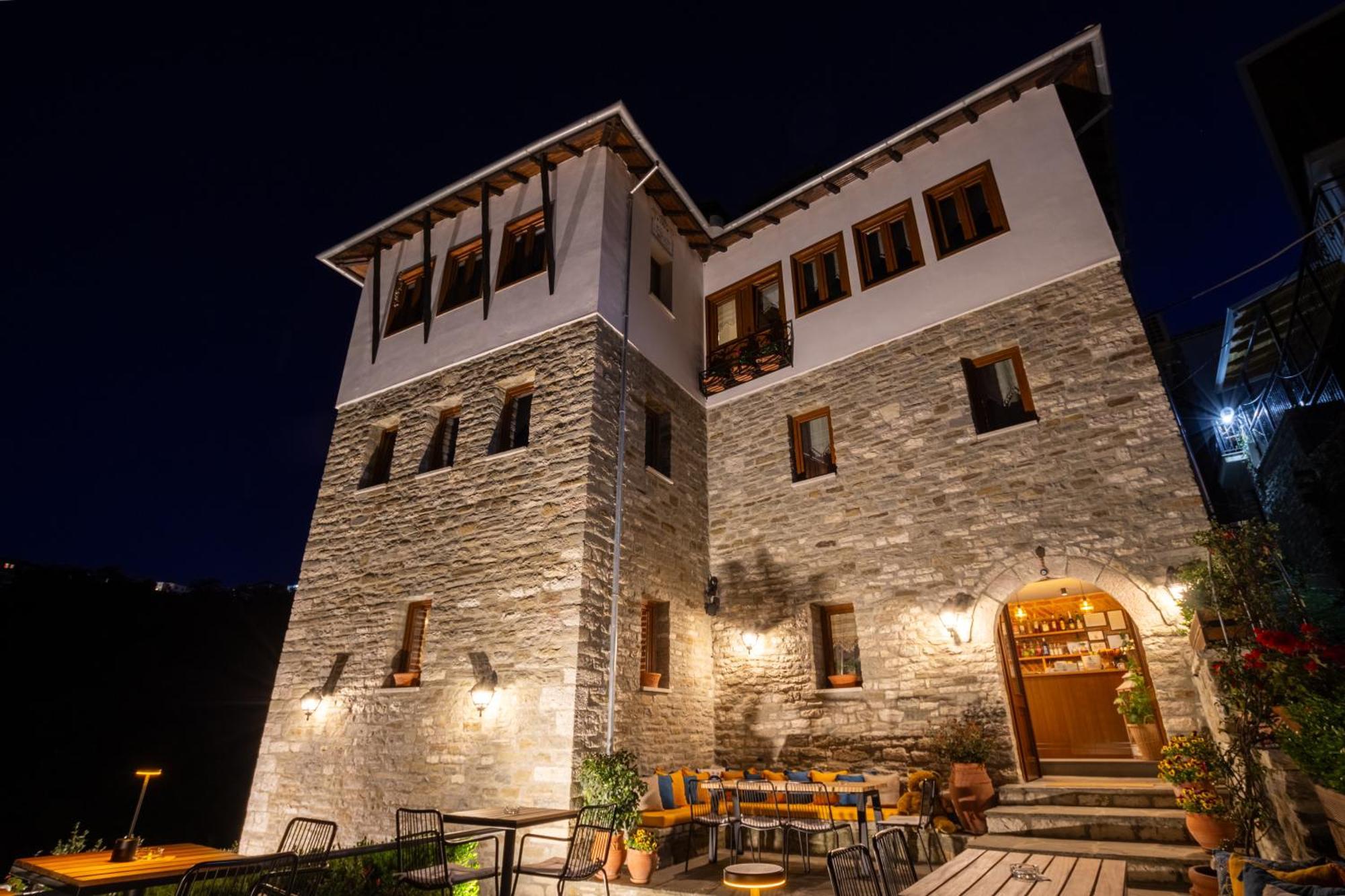 The Stone Sky Hotel ジロカストラ エクステリア 写真